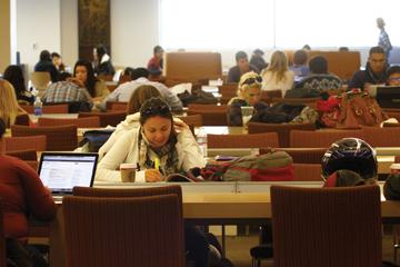 Academic senate airs concerns over growing student population