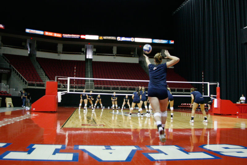 The+women%E2%80%99s+volleyball+team+plays+in+a+scrimmage+match+for+2011%E2%80%99s+media+day.+The+Bulldogs+were+14-15+overall+in+the+2011+season%2C+with+an+even+7-7+record+in+conference+play.%0D%0AEsteban+Cortez+%2F+Collegian+File+Photo