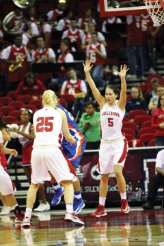 Fresno State’s Rosie Moult (25) and Bree Farley (5) pressure a Boise State defender during the Bulldogs’ 70-57 home win on Jan. 23. Fresno State has not lost at home this season. Dalton Runberg / The Collegian