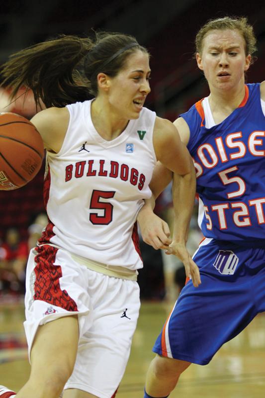 Women's Basketball: Bulldogs and Broncos square off