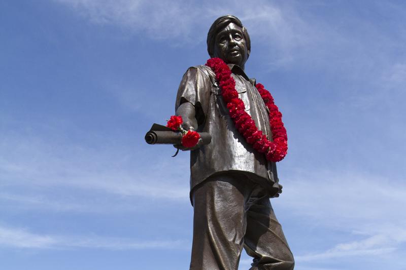 A bronze memorial honoring labor rights activist Cesar Chavez stands in Fresno State’s Peace Garden.
Photo by Roe Borunda / The Collegian