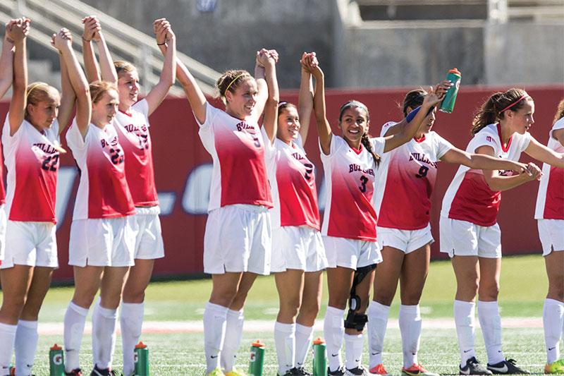 The Fresno State soccer team takes a bow in front of the Bulldog Stadium crowd after its 2-1 victory over the Boise State Broncos on Sunday. Photo by Roe Borunda/The Collegian