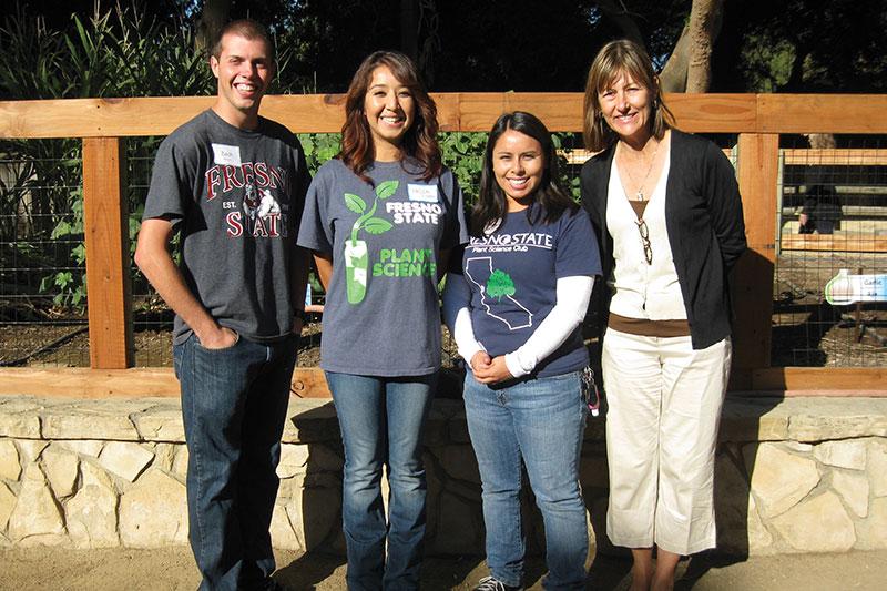 Plant Science Club helps create Chaffee Zoo exhibit