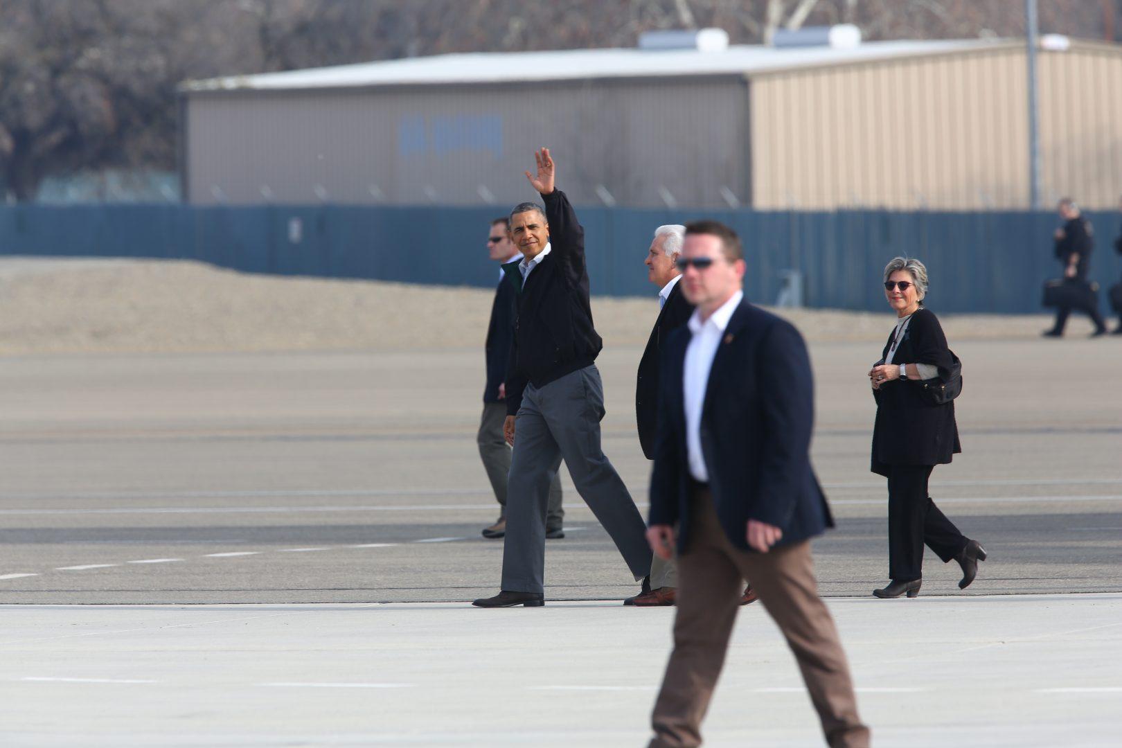 Barack Obama touches down in Air Force One at Fresno Yosemite International Airport on Friday. Collegian / Matt Vieira