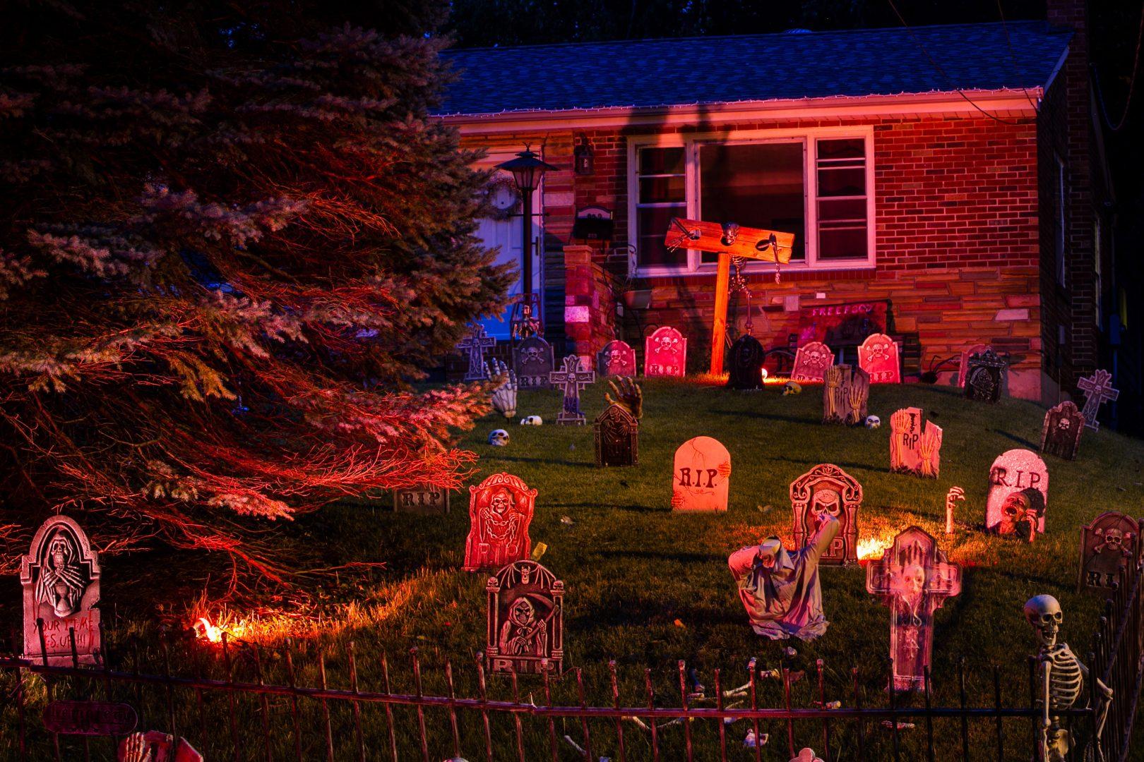Erik M. Lunsford ”¢ St. Louis Post-Dispatch / Tribune News Service
Tim and Katie Mulhall go all out with Halloween decorations at their home in St. Louis, Missouri. 