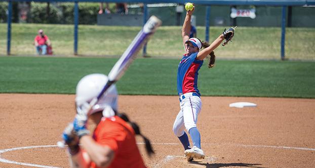Fresno+State+pitcher+Jill+Compton+earned+her+22nd+victory+Sunday+over+the+Boise+State+Broncos.+She+pitched+in+and+won+all+three+games+over+the+weekend.+%28Darlene+Wendels%2FThe+Collegian%29