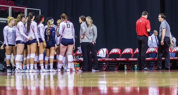 +The+Fresno+State+volleyball+team+huddles+up+during+last+week%E2%80%99s+home+opener+at+Save+Mart+Center.+%28Khone+Saysamongdy%2FThe+Collegian%29