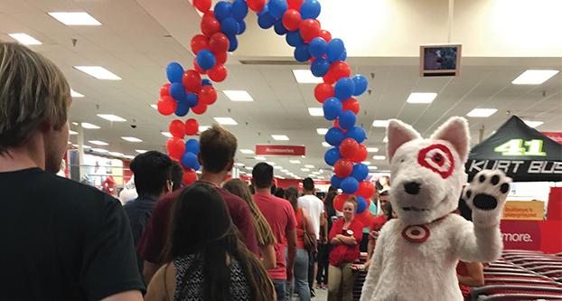 Bullseye+%E2%80%9D%E2%80%9D+Target%E2%80%99s+mascot%2C+welcomes+students+as+they+enter+the+store+in+the+Sierra+Vista+Mall+for+the+Back+to+College+event+on+Tuesday%2C+Aug.+23%2C+2016.+%28Marina+McElwee%2FThe+Collegian%29