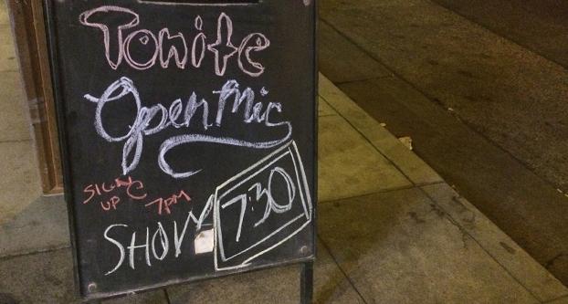 Open mic night unites Fresno artists