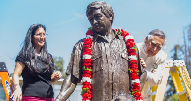 Camila ChÃ¡vez (left), the daughter of Dolores Huerta and niece of CÃ©sar ChÃ¡vez visits campus to honor her uncle in the 21st annual garlanding ceremony (Khone Saysamongdy/The Collegian).
