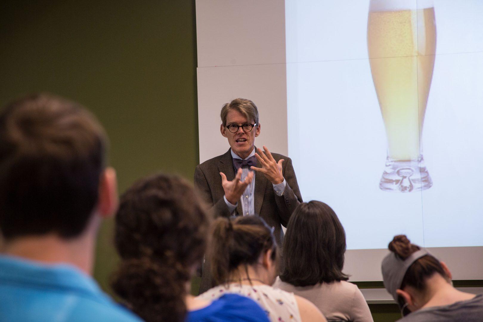 Dr.+Jeffrey+Pilcher+gives+a+talk+on+beer+history+to+students+in+the+Henry+Madden+Library+on+May+2%2C+2017.