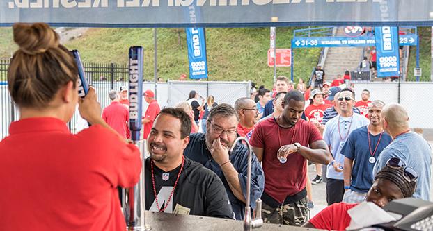 Fans gather to purchase alcohol at one of two new locations at Bulldog Stadium during the Fresno State football game on Sept. 2, 2017. Alcohol sales at Fresno State athletic events have been prohibited since 2006. (Alejandro Soto/ The Collegian)