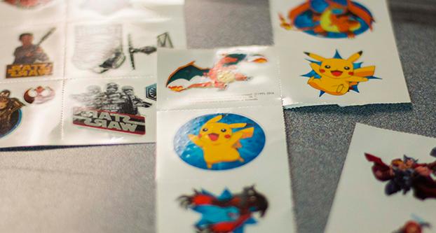 Temporary tattoos available to students in the Baker Lobby at University Courtyard on Sept. 29, 2017 (Benjamin Cruz/The Collegian). 