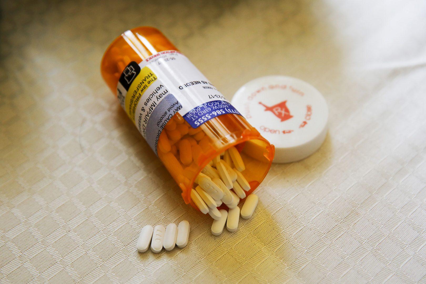 Jim Watkins tramadol pills, an opioid he takes for serious pain caused by osteogenesis imperfecta, also known as brittle bone disease. (Jose M. Osorio/Chicago Tribune/TNS)