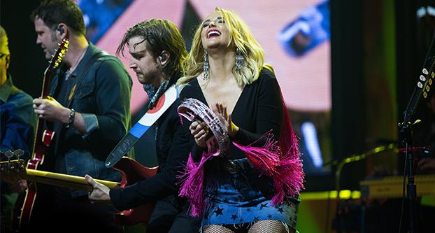 Miranda Lambert woos the crowd at her ‘Livin’ Like Hippies’ tour at the Save Mart Center, Feb. 9, 2017. (Benjamin Cruz/The Collegian)