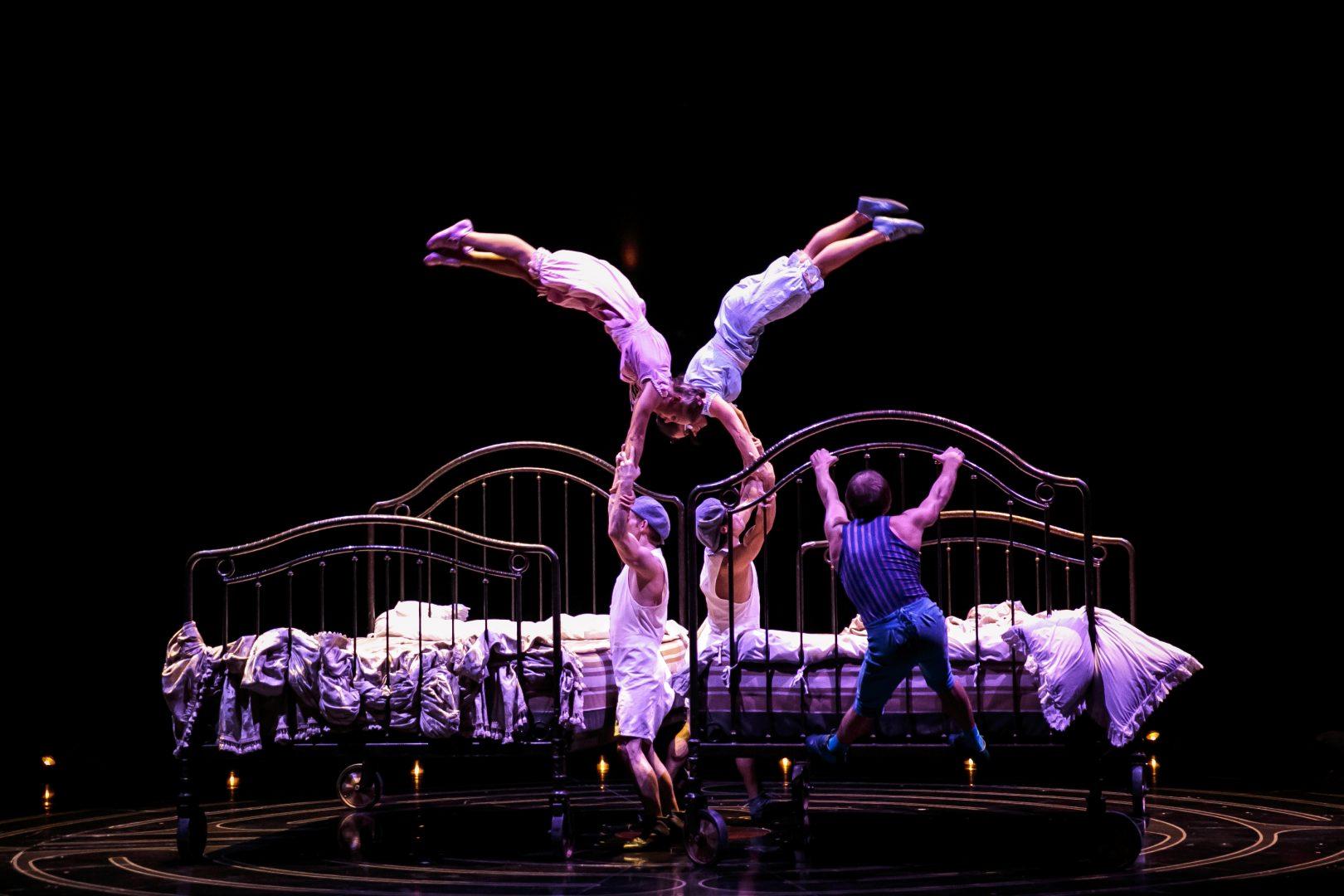 Bouncing Beds_Lucas Saporiti Costumes Dominique Lemieux 2015 Cirque du Soleil Photo 1