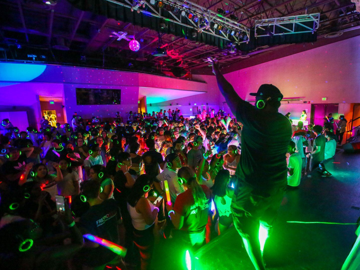 Students fill dance floor at Satellite Student Union, Fresno State on Thursday, Sept. 7 (Jose Romo/The Collegian)