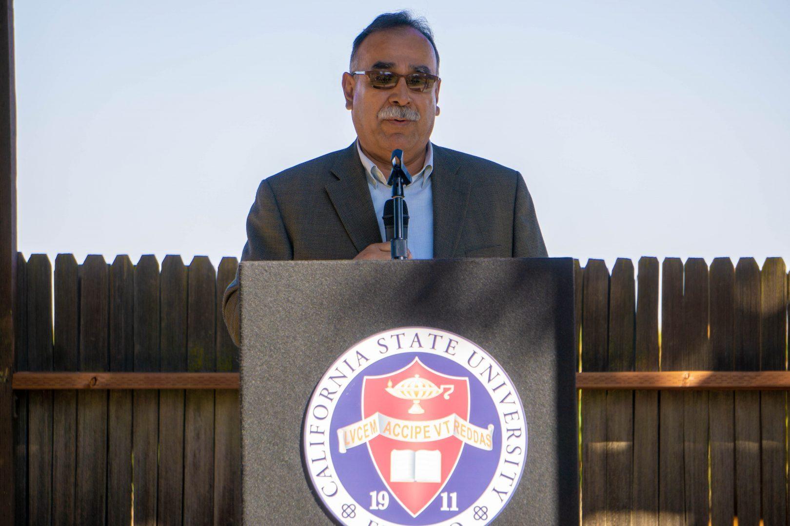 Garry Serrato, recipient of the 2018 Agriculturalist of the Year award speaks at a presentation ceremony at Fresno State on Oct. 9.