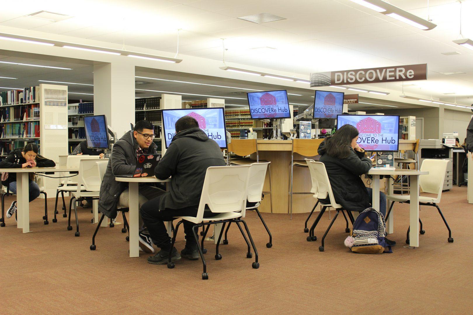 The DISCOVERe hub on the main floor of the Henry Madden Library is available for any students who have questions or need assistance. (Paige Gibbs/ The Collegian)
