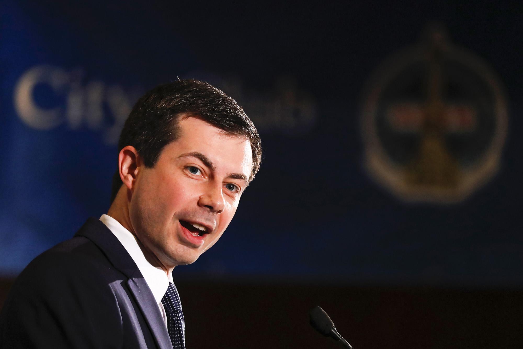Presidential candidate and South Bend, Ind., Mayor Pete Buttigieg speaks at the City Club of Chicago luncheon in Chicago on Thursday, May 16, 2019. (Jose M. Osorio/Chicago Tribune/TNS)