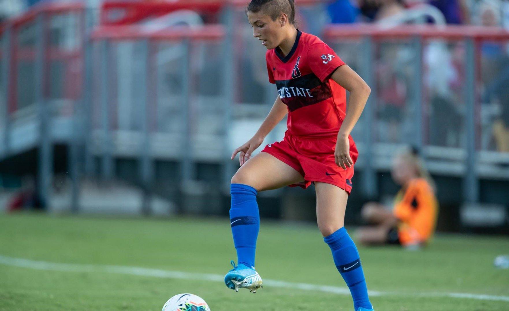 Midfielder Lorena Montanes controls the ball during a match against Boise State University at the Soccer and Lacrosse Stadium on Sunday, Oct. 6, 2019. (Photo courtesy of Fresno State Athletics) 