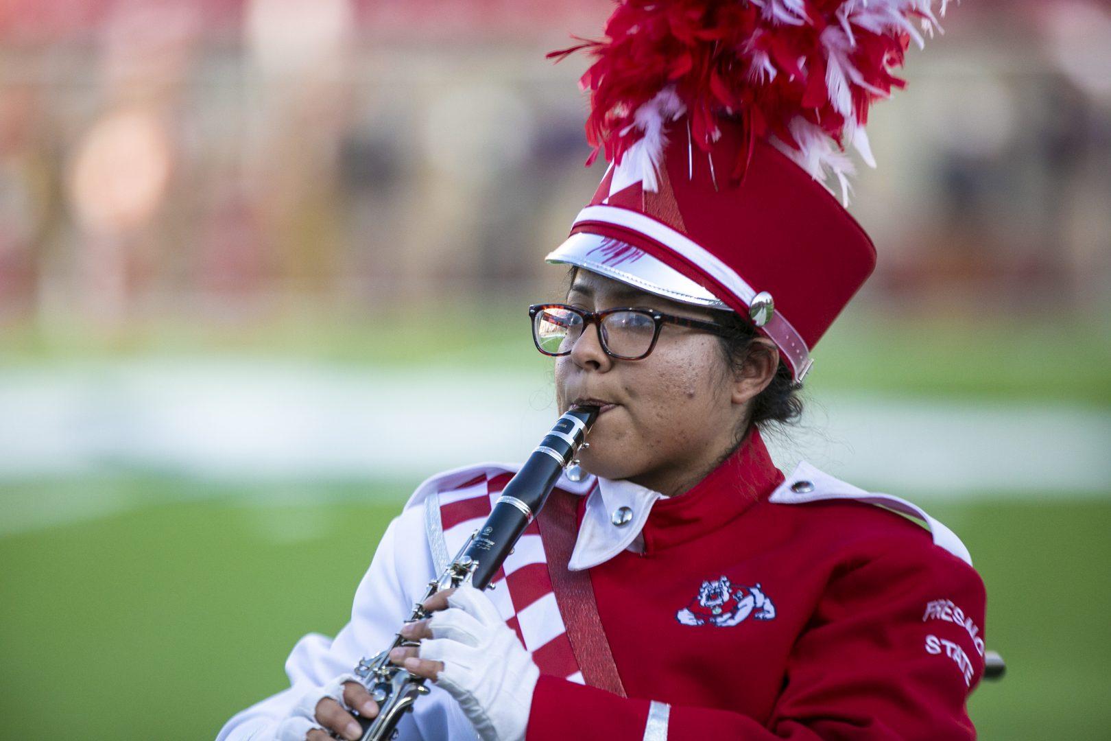 Viviana+Reyes+performs+at+the+beginning+of+a+Fresno+State+football+game+on+Saturday%2C+Nov.+9%2C+2019.+%28Larry+Valenzuela%2FThe+Collegian%29