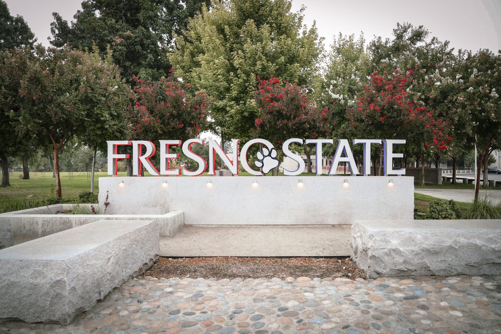 Fresno State sign at the Shaw entrance. (Vendila Yang/The Collegian)