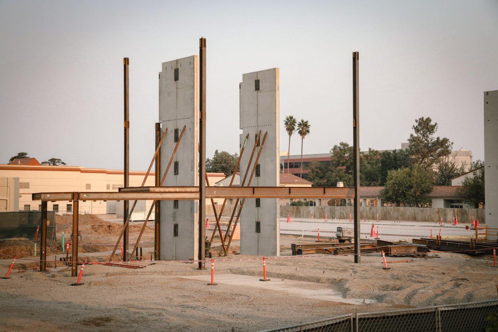 Construction of Fresno State’s new Lynda and Stewart Resnick Student Union is paused until it receives the State Fire Marshal Offices approval. (Vendila Yang/The Collegian)