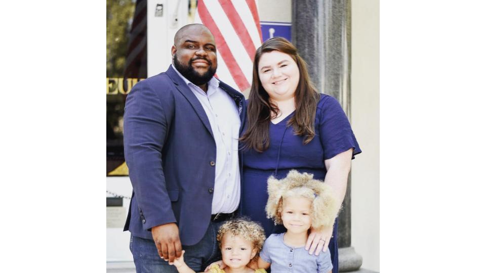 Fresno State alumnus Lourin Hubbard (left) poses with his wife, Erin, and his two daughters, Riley and Casey. (Courtesy of Lourin Hubbard)