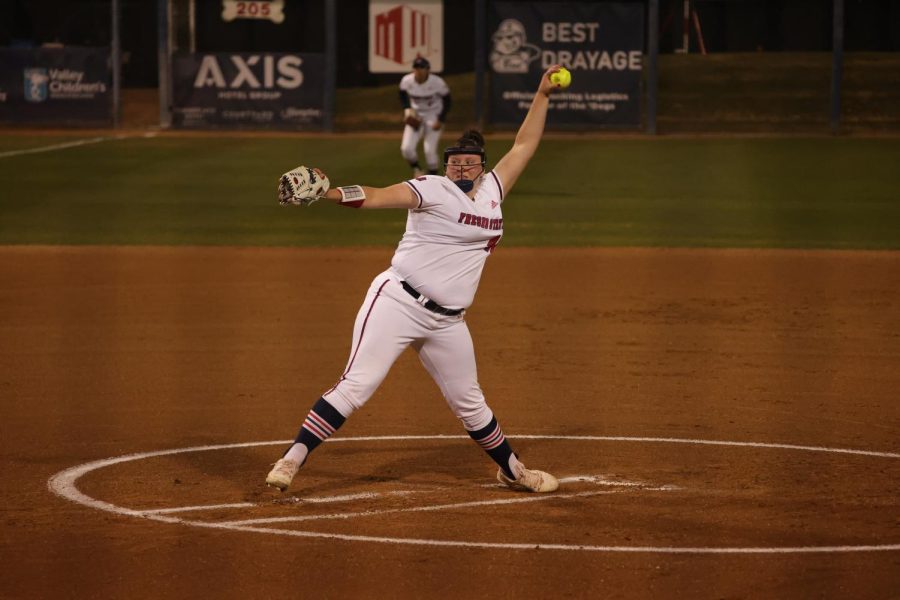 Serayah Neiss pitches for Fresno State in the Fresno State classic.