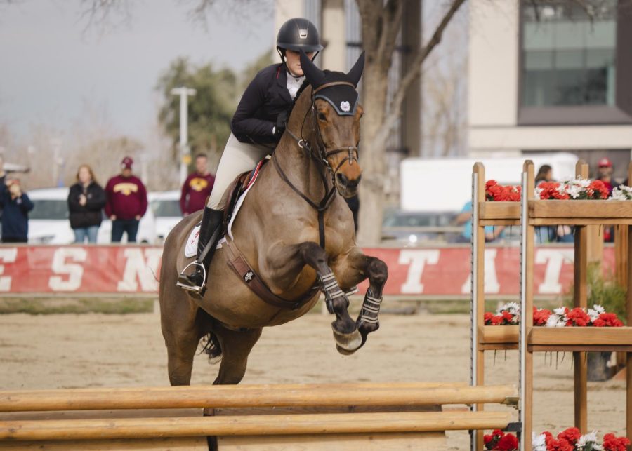 Ana+Bertozzi+competes+in+the+jumping+seat+event+for+the+Bulldogs.+