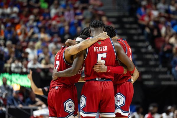 The Fresno State mens basketball team huddles together on May 14 at the Thomas & Mack Center.