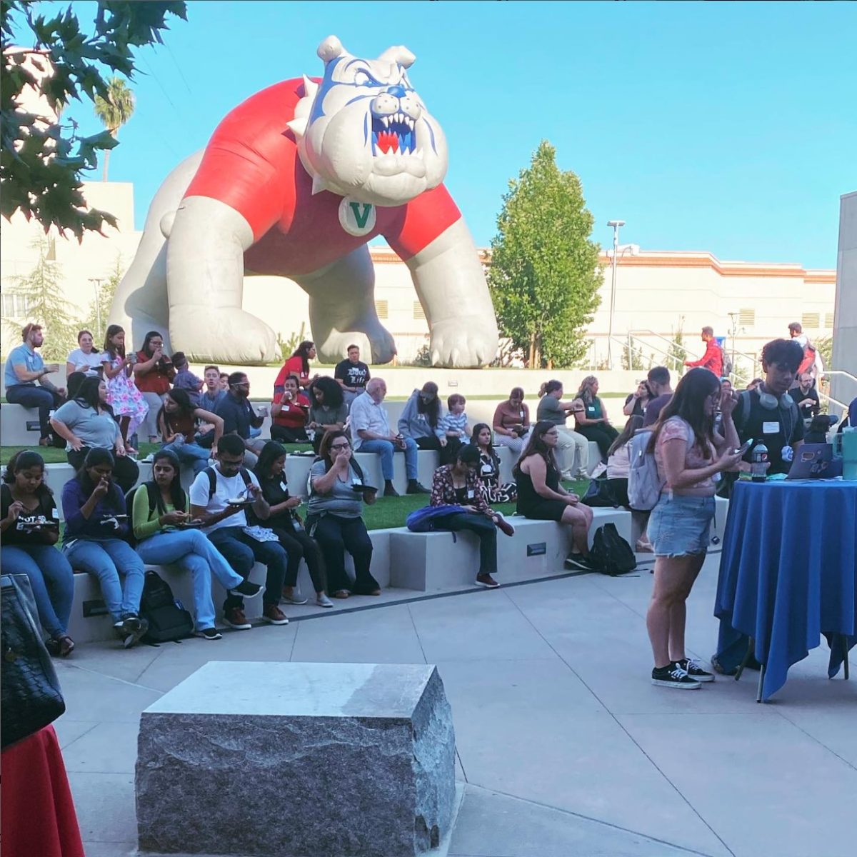 Students enjoy snacks and beverages at the Graduate Student Resource Fair and Mixer on Sept. 7, 2023.