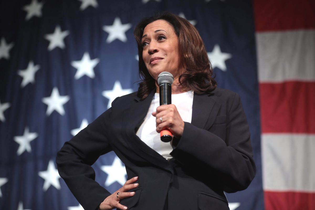 Senator Kamala Harris speaking with attendees at the 2019 Iowa Democratic Wing Ding at Surf Ballroom in Clear Lake, Iowa. Creative Commons license.