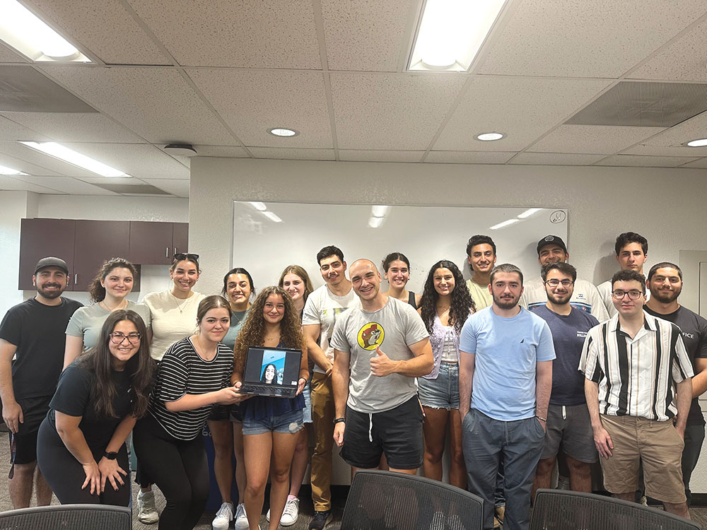 Front row, left to right: Ariana Garabedian, Victoria Topjian,
Sylvie Khatchikian, Jonathan Chardukian, Razmig
Markarian, Adam Garabedian, Sevag Poladian, and Simon
Zhamkochyan. Back row, left to right: Andrew Hagopian,
Anastasia Eritzian, Christa Eritzian, Macyn Topoozian,
Jordan Mazmanian, Harutyun Amirkhanyan, Ani Sargsyan,
Karina Messerlian, Alec Karayan, Armand Karkazian, and
Edgar Gasparyan.